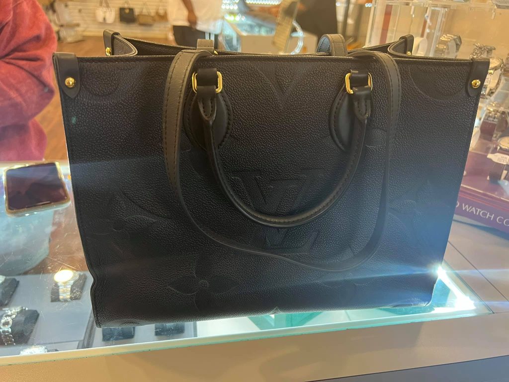 Louis Vuitton Authenticated Patent Leather Handbag